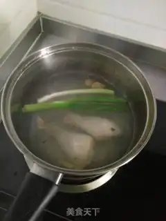 Make Pyramid chicken legs step 1