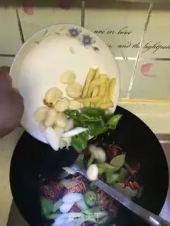 Make Spicy lobster step 4
