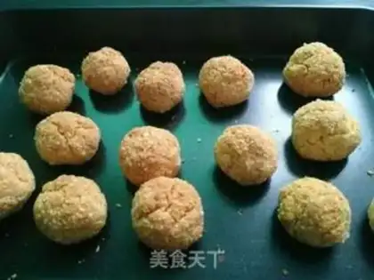 Make Gold coconut ball step 12