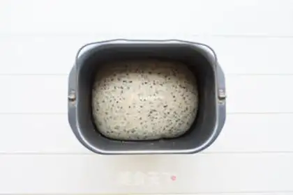 Make Chinese sesame toast step 6
