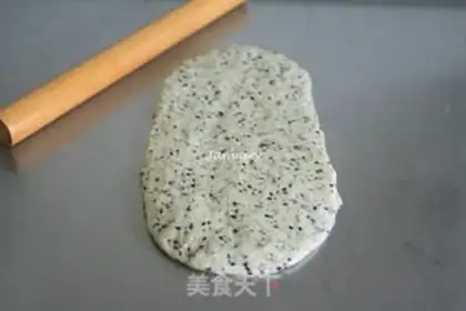 Make Chinese sesame toast step 8
