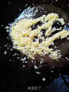 Make A greasy garlic larvae step 3