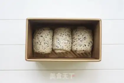 Make Chinese sesame toast step 12