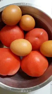 Make Tomato fried eggs step 0