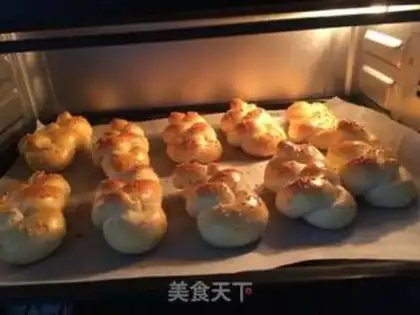 Make Milky varnish bread step 12