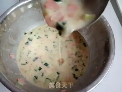 Make cucumber ham and intestinal burrito step 4