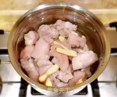Make White Cloud Pig Hands step 2