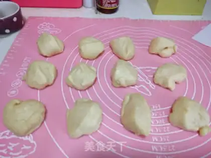 Make Coco pineapple bun step 12