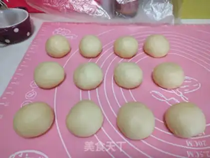 Make Coco pineapple bun step 13