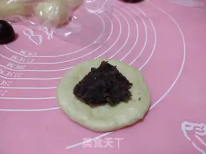 Make Coco pineapple bun step 17