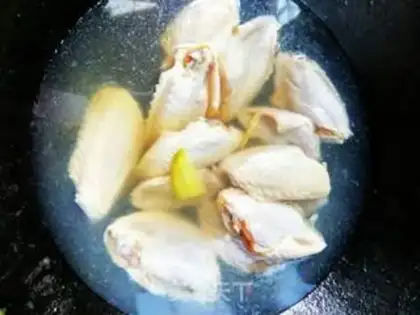 Make A chicken wing of beer sauce step 1