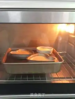 Make Heart-shaped cotton cake step 10