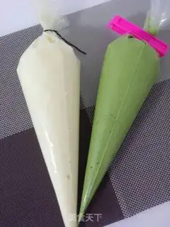 Make Two-colour towel cake rolls step 12