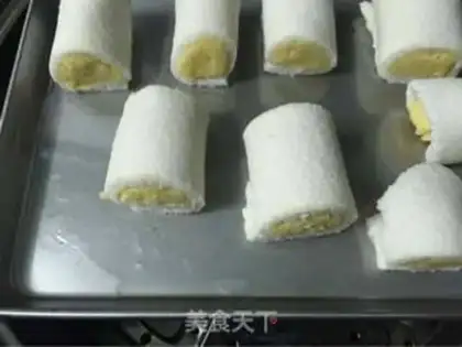 Make Crystal green bean rolls step 9