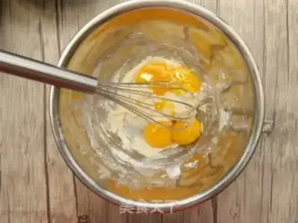 Make Rainbow yogurt cheesecake step 4
