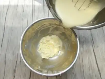 Make Rainbow yogurt cheesecake step 13
