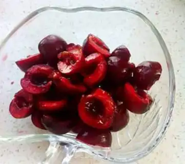 Make Cherry toast pie step 3