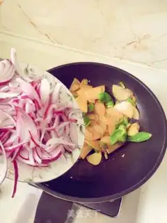 Make Onion fried potato chips step 3