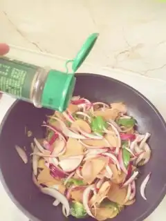 Make Onion fried potato chips step 4