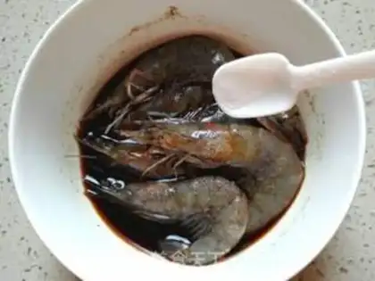 Make Black pepper roasted shrimp step 3