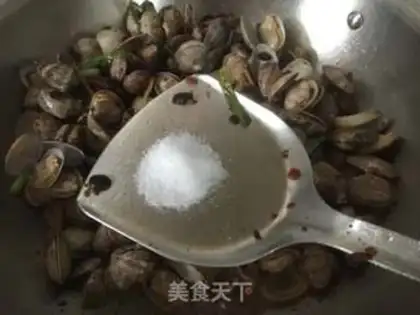 Make Scrambled clams step 6