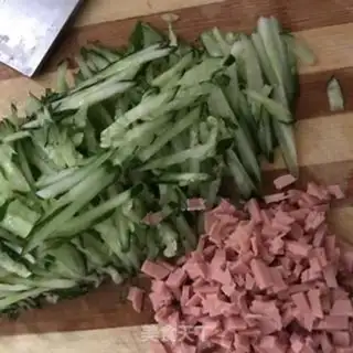 Make Cucumber hamcake step 1