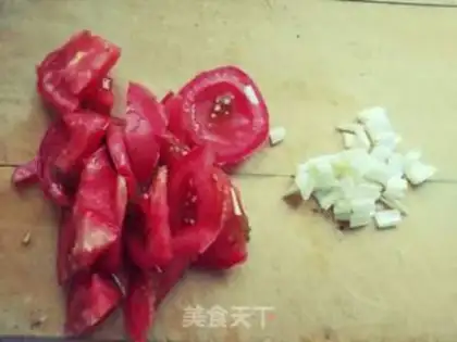 Make Tomato fried egg noodles step 1