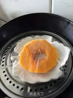 Make Fancy buns step 1