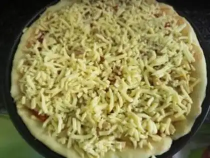 Make Curry chicken pizza step 5