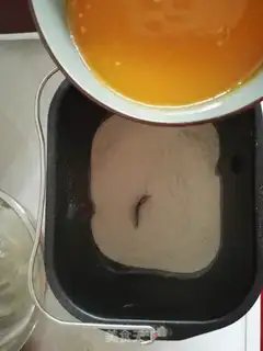 Make Carrot-faced egg buns step 8