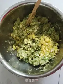 Make Carrot-faced egg buns step 15