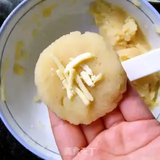 Make Gold potato cheeseball step 7