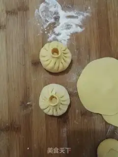 Make Carrot-faced egg buns step 21