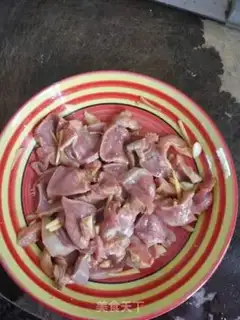 Make The onions make pig tongues step 0