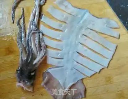 Make Barbecue roast squid step 1