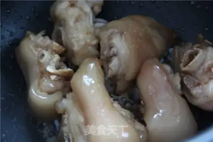 Make Red burning pig hoof step 3