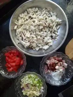 Make Tomato noodles step 1