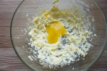 Make Yogurt and tea cake step 3