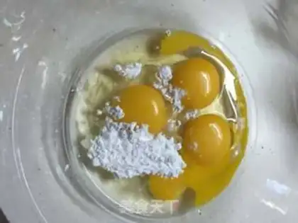 Make Honeydock cake step 1