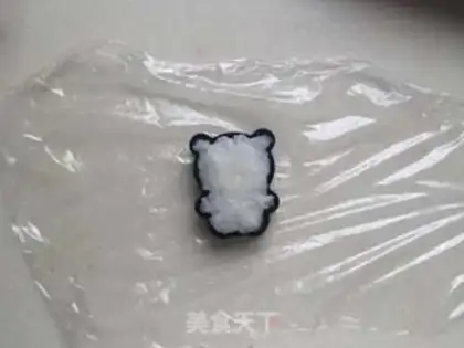 Make Panda lunch box step 7