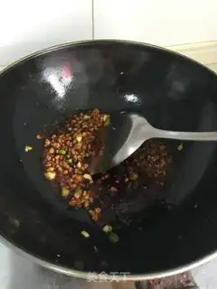 Make Squirt the yellowfish step 6