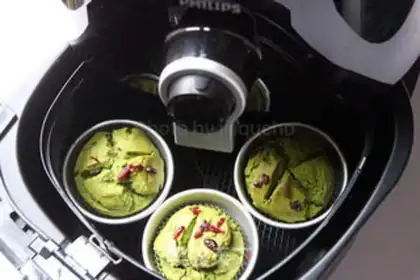 Make Frog marfin cake step 9