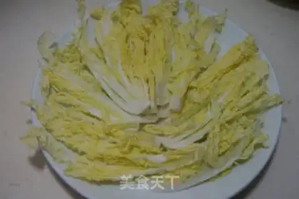 Make Meat powder fan dolls step 3