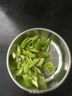 Make Spicy fried chicken legs step 2