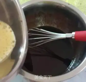 Make Melvin chocolate cake step 3