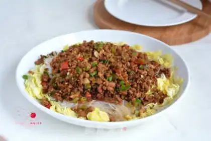Make Meat powder fan dolls step 11