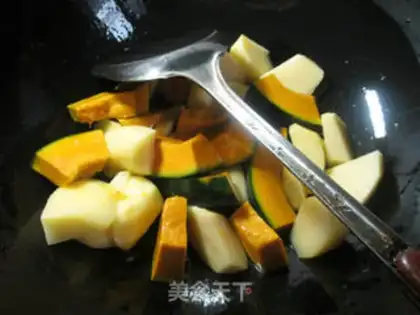 Make Pumpkin with potatoes step 2