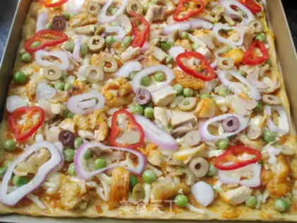 Make New Orleans chicken pizza step 10