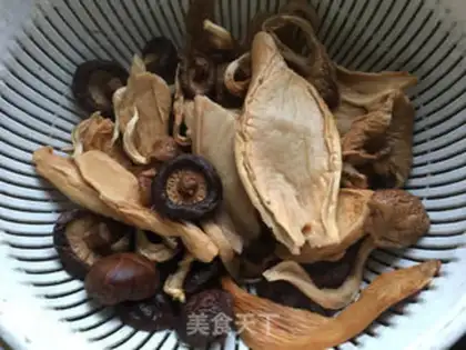 Make Homemade mushroom powder step 1