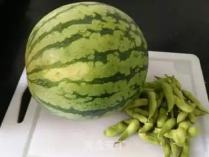 Make Soybeans with watermelon peels step 0